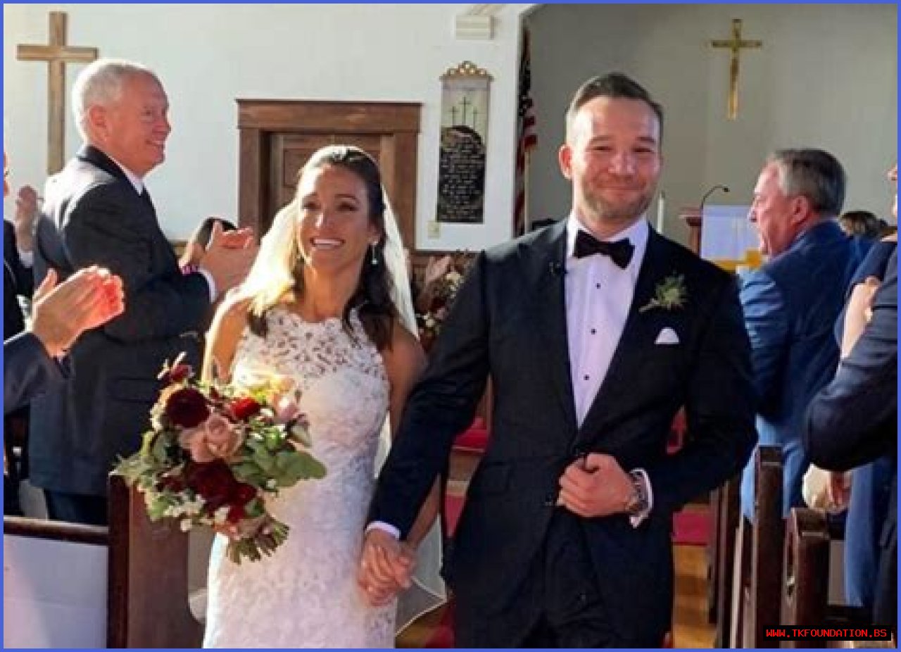 Barry Seal Bio, Wiki, Age, Height, Wife, Children, Family, Death, Narcos, Pilot and Net Worth